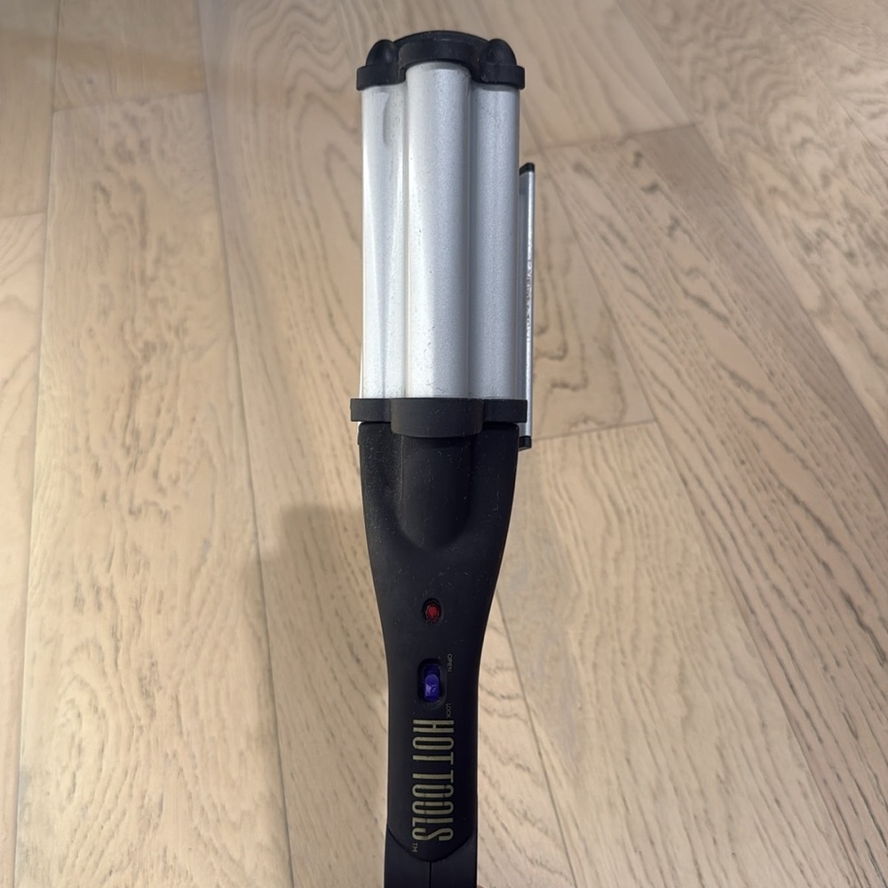 Hot Tools Pro Signature Titanium Ceramic Deep Waver